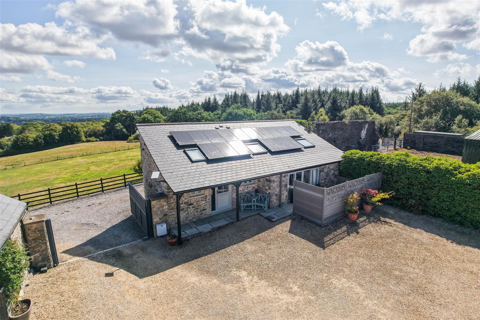 Warren Farm, Pendoylan, Nr Cowbridge, Vale of Glamorgan, CF71 7UJ